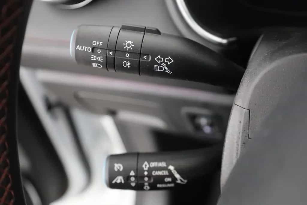 MG HS 1.5 T-GDI Luxury Aut. LED ACC Navi 360° Pano 03/2024-photo-16