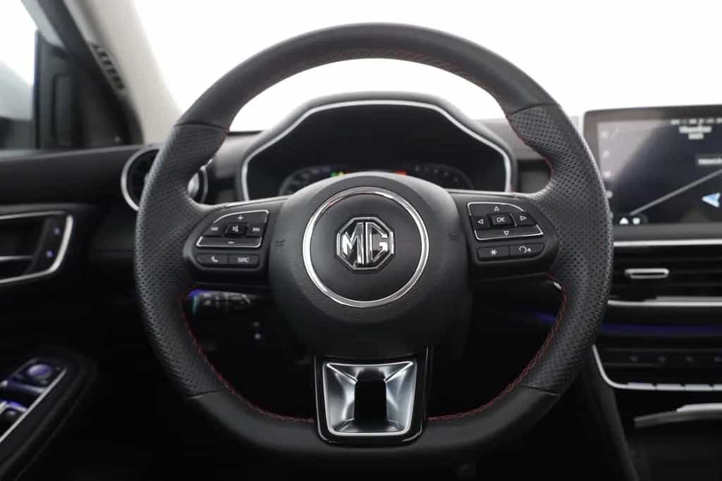 MG HS 1.5 T-GDI Luxury Aut. LED ACC Navi 360° Pano 12/2023-photo-13