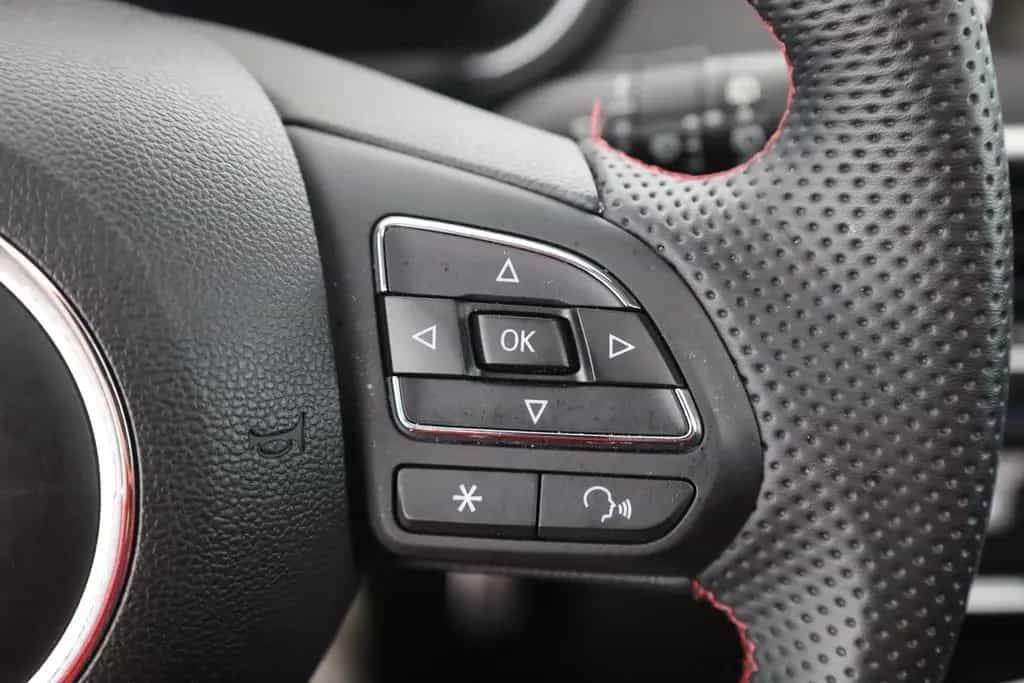MG HS 1.5 T-GDI Luxury Aut. LED ACC Navi 360° Pano 12/2023-photo-15