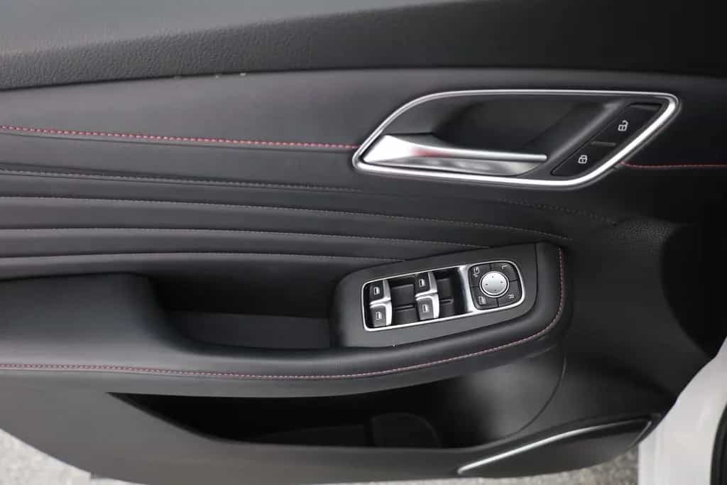MG HS 1.5 T-GDI Luxury Aut. LED ACC Navi 360° Pano 12/2023-photo-18