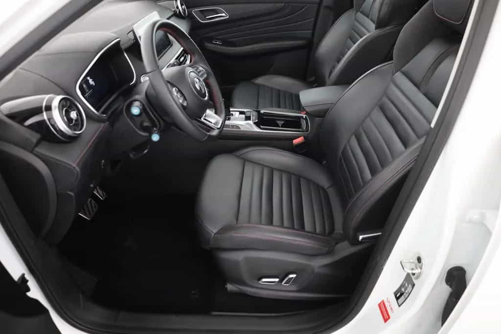 MG HS 1.5 T-GDI Luxury Aut. LED ACC Navi 360° Pano 12/2023-photo-19