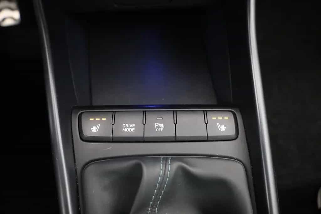Hyundai BAYON 1.0 T-GDI LED Sitzheizung Kamera PDC USB 09/2021-photo-13
