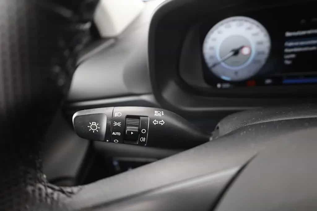 Hyundai BAYON 1.0 T-GDI LED Sitzheizung Kamera PDC USB 09/2021-photo-19