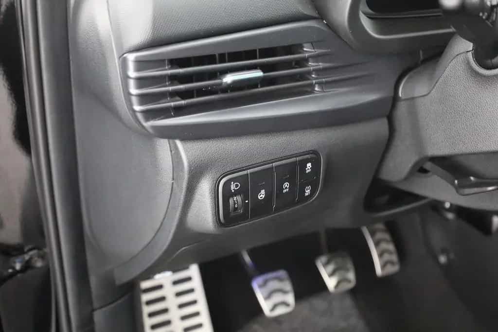 Hyundai BAYON 1.0 T-GDI LED Sitzheizung Kamera PDC USB 09/2021-photo-21