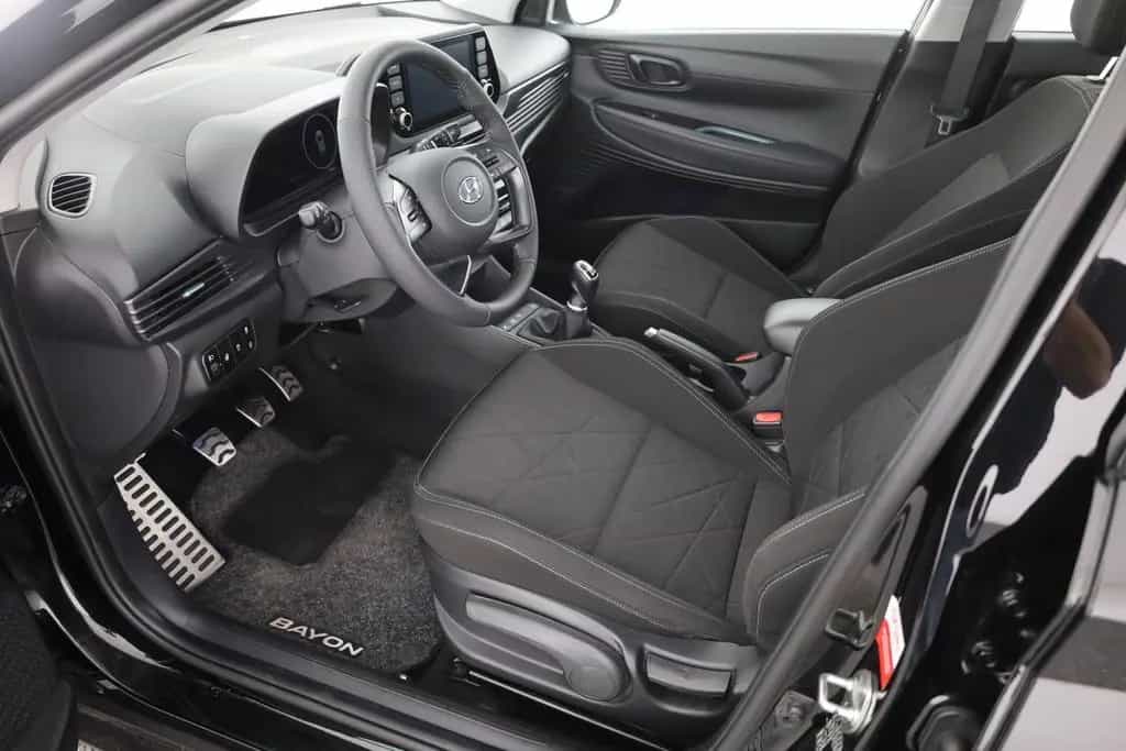 Hyundai BAYON 1.0 T-GDI LED Sitzheizung Kamera PDC USB 09/2021-photo-23