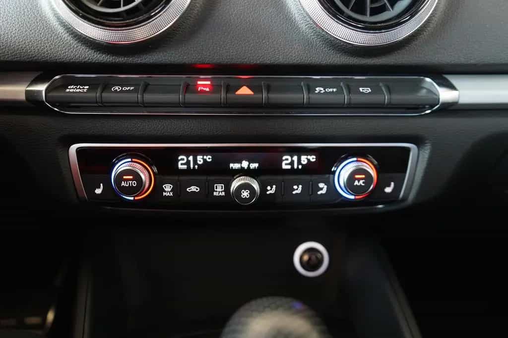 Audi A3 35 1.5 TFSI S-Line Bi-Xenon Navi Kamera Leder 11/2019-photo-17