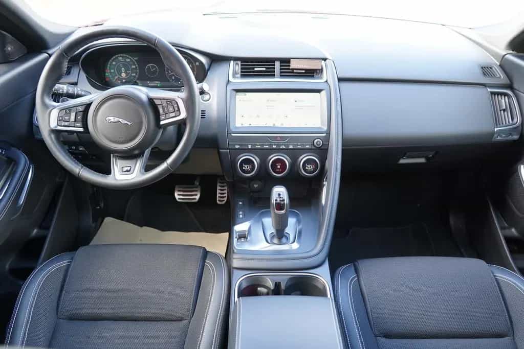 Jaguar E-Pace 2.0 Basis AWD AWD LED Panorama Kamera PDC 11/2019-photo-14