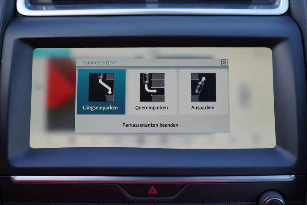 Jaguar E-Pace 2.0 Basis AWD AWD LED Panorama Kamera PDC 11/2019-photo-19
