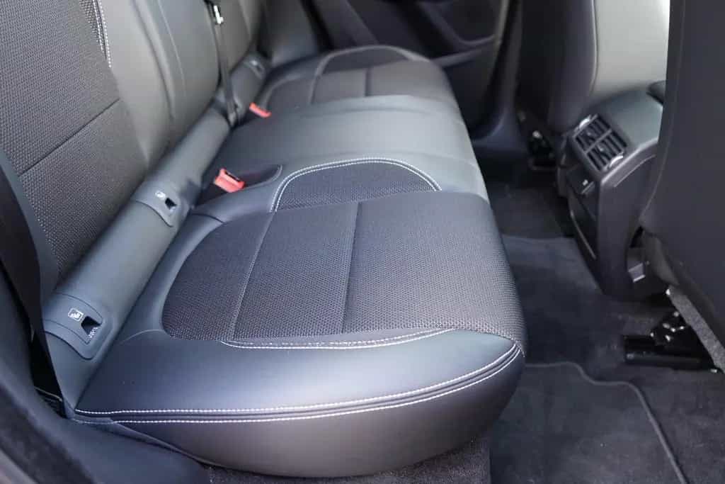 Jaguar E-Pace 2.0 Basis AWD AWD LED Panorama Kamera PDC 11/2019-photo-37