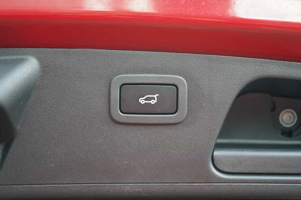 Jaguar E-Pace 2.0 Basis AWD AWD LED Panorama Kamera PDC 11/2019-photo-42