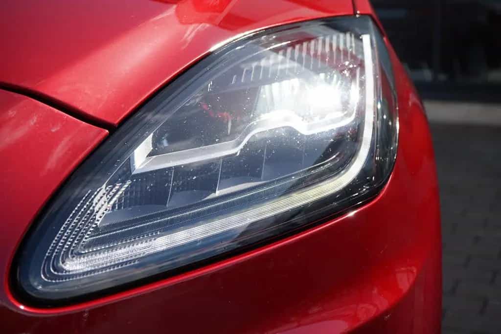Jaguar E-Pace 2.0 Basis AWD AWD LED Panorama Kamera PDC 11/2019-photo-6