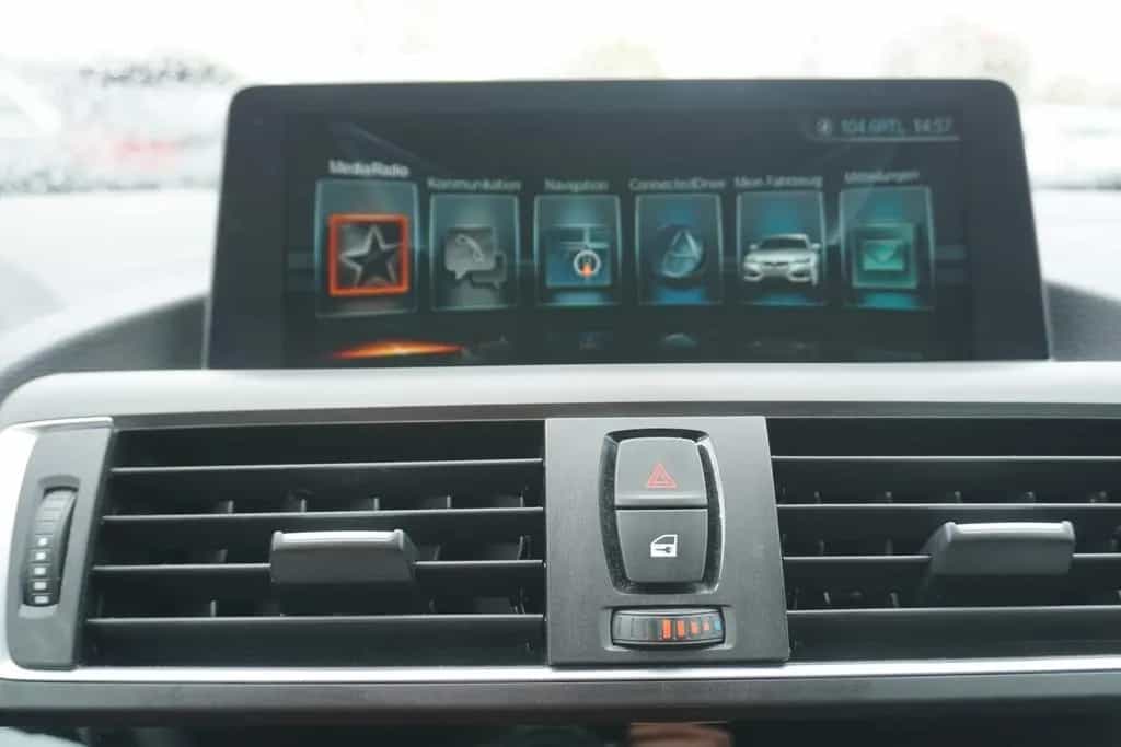 BMW 2 Series 230i M Sport Bi-Xenon HarmanKardon Navi Memory 05/2017-photo-25