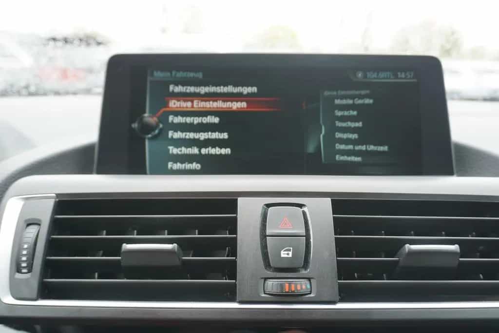 BMW 2 Series 230i M Sport Bi-Xenon HarmanKardon Navi Memory 05/2017-photo-30