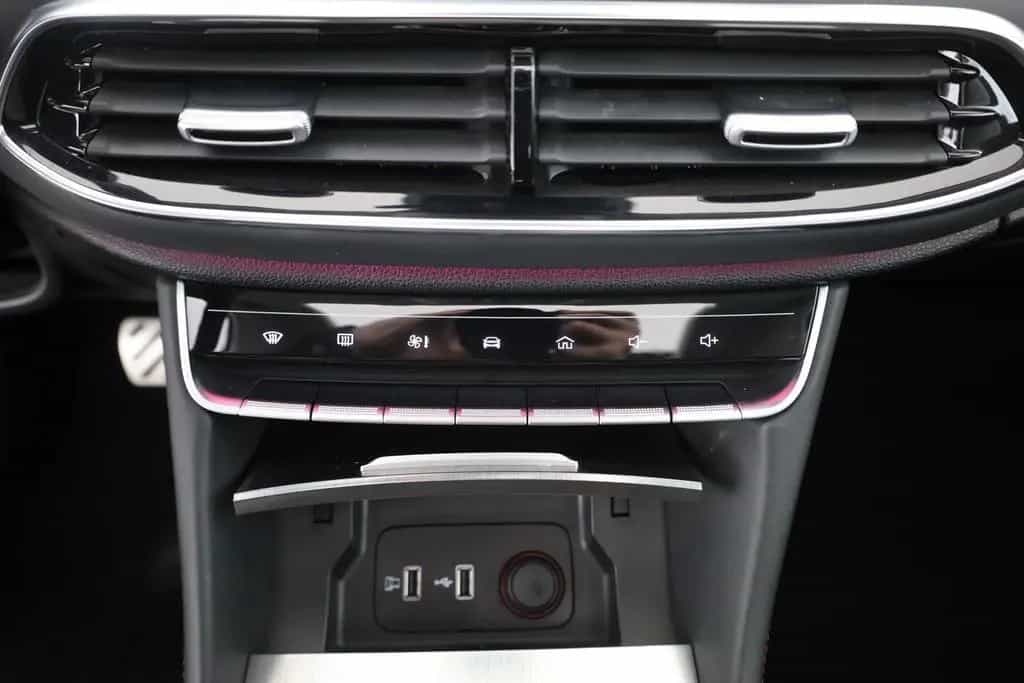MG HS 1.5 T-GDI Luxury Aut. LED ACC Navi 360° Pano 03/2024-photo-11
