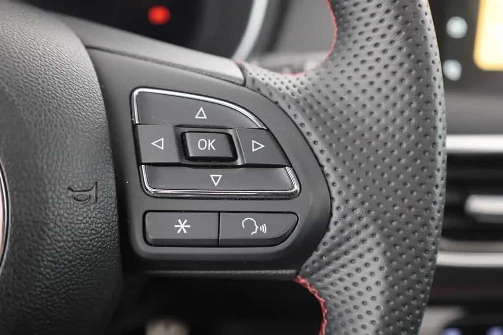 MG HS 1.5 T-GDI Luxury Aut. LED ACC Navi 360° Pano 03/2024-photo-14