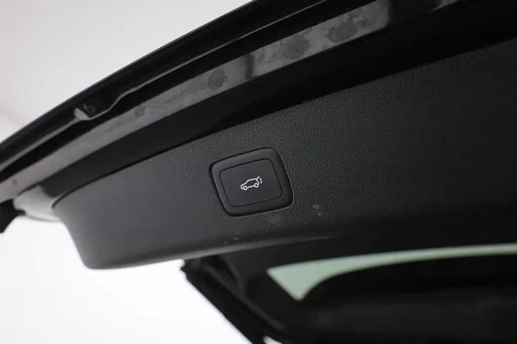 MG HS 1.5 T-GDI Luxury Aut. LED ACC Navi 360° Pano 03/2024-photo-24