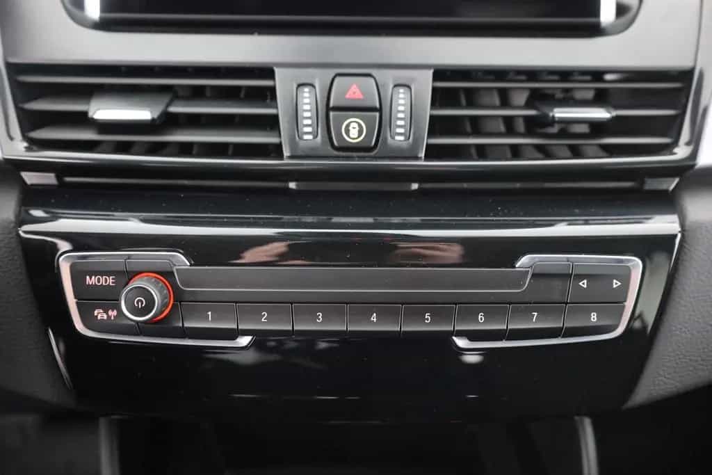 BMW 2 Series 218i Gran Tourer LED AHK Kamera Navi Sitzheizung 03/2021-photo-11