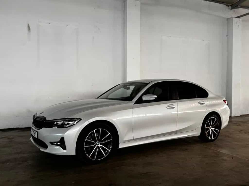 BMW 3 Series 320 3 Limousine 320 i xDrive Advantage 10/2020-photo-0