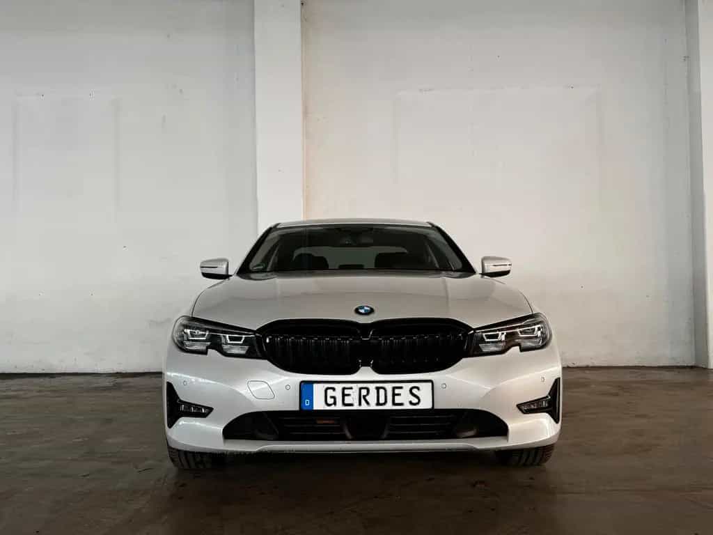 BMW 3 Series 320 3 Limousine 320 i xDrive Advantage 10/2020-photo-4