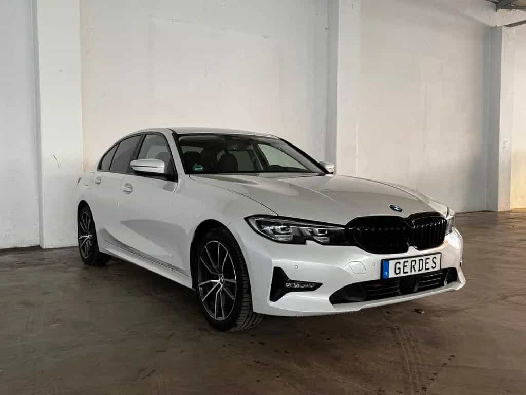 BMW 3 Series 320 3 Limousine 320 i xDrive Advantage 10/2020-photo-5