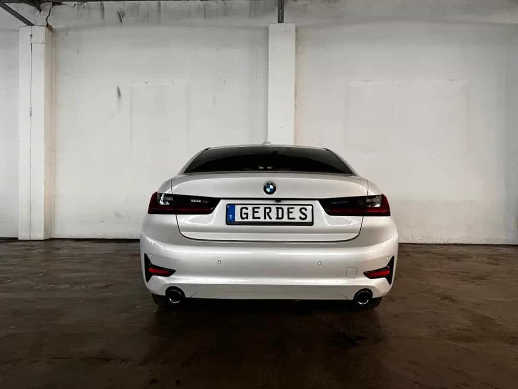 BMW 3 Series 320 3 Limousine 320 i xDrive Advantage 10/2020-photo-8