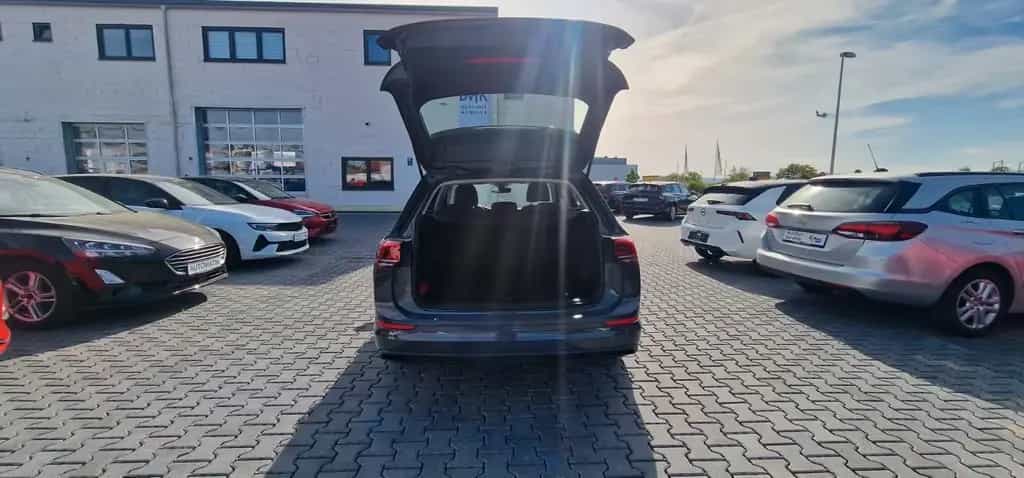 Volkswagen Golf VIII Variant Life vom Kfz Meisterbetrieb 01/2024-photo-13