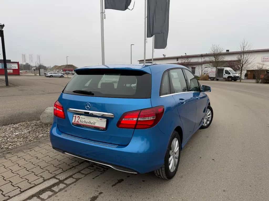 Mercedes-Benz B-Class 180 /2.HAND/ EURO6/ LED/ GEPFLEGT 06/2015-photo-9
