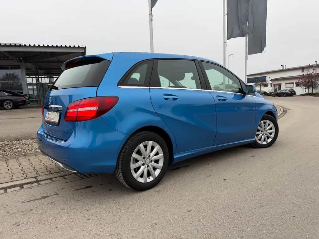Mercedes-Benz B-Class 180 /2.HAND/ EURO6/ LED/ GEPFLEGT 06/2015-photo-11