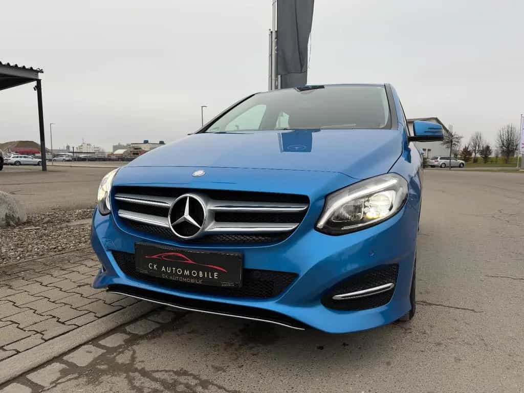 Mercedes-Benz B-Class 180 /2.HAND/ EURO6/ LED/ GEPFLEGT 06/2015-photo-0