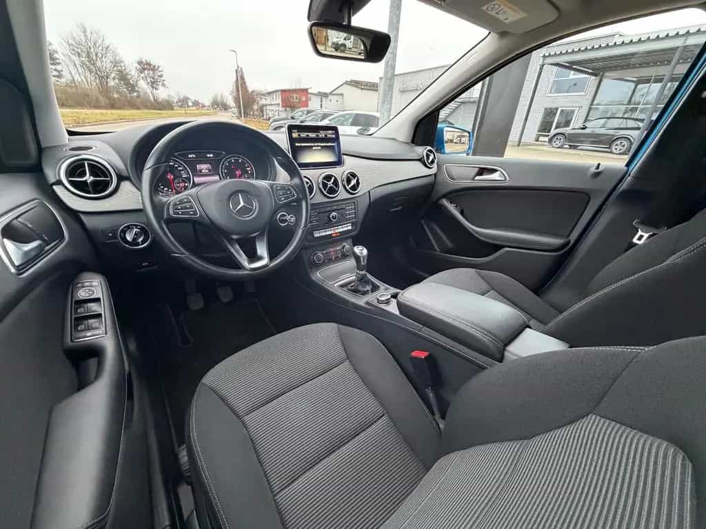 Mercedes-Benz B-Class 180 /2.HAND/ EURO6/ LED/ GEPFLEGT 06/2015-photo-28