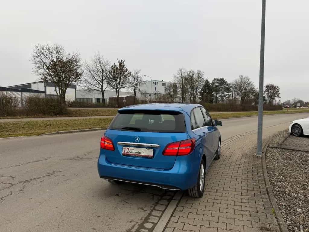 Mercedes-Benz B-Class 180 /2.HAND/ EURO6/ LED/ GEPFLEGT 06/2015-photo-7