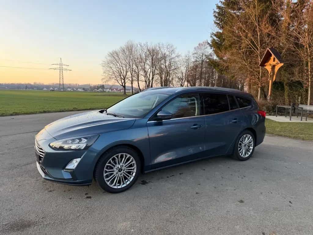 Ford Focus Turnier Titanium/2.HAND/LED 01/2020-photo-2