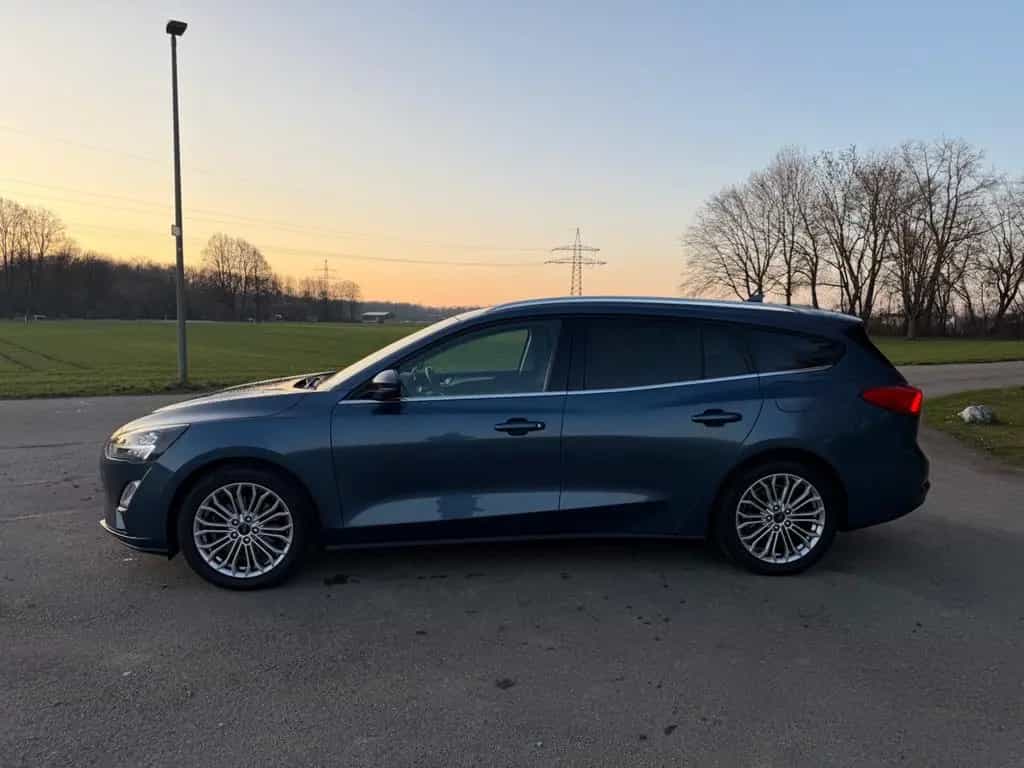 Ford Focus Turnier Titanium/2.HAND/LED 01/2020-photo-4