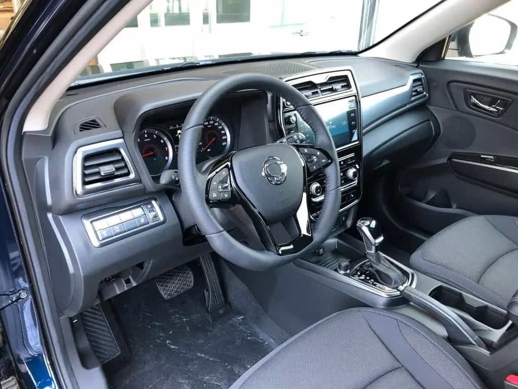 Ssangyong Tivoli Fizz 1.5 P AT 2 WD "Neuwagen" null-photo-10