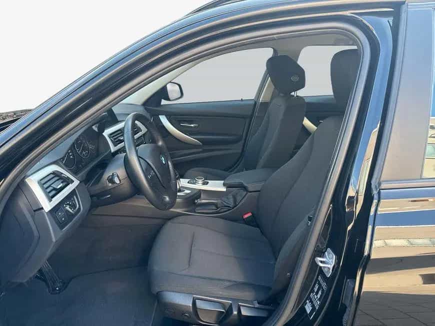 BMW 3 Series 318i Touring Aut. LED Navi 03/2019-photo-9