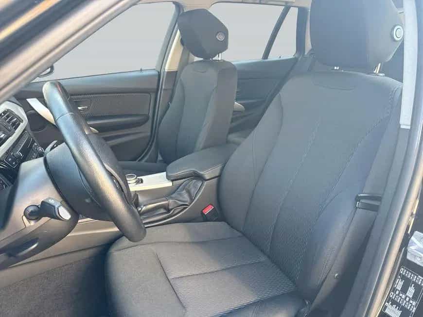 BMW 3 Series 318i Touring Aut. LED Navi 03/2019-photo-10