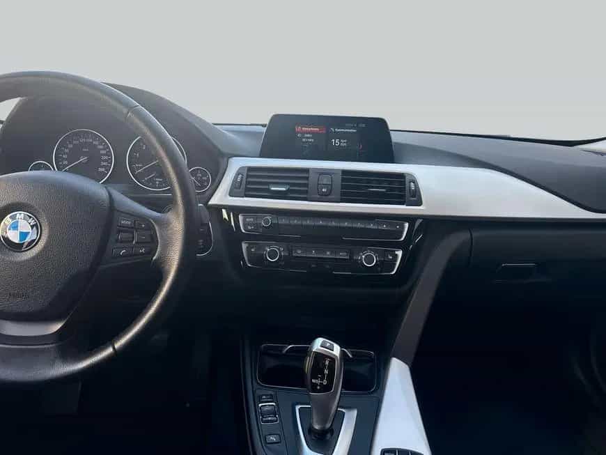 BMW 3 Series 318i Touring Aut. LED Navi 03/2019-photo-14