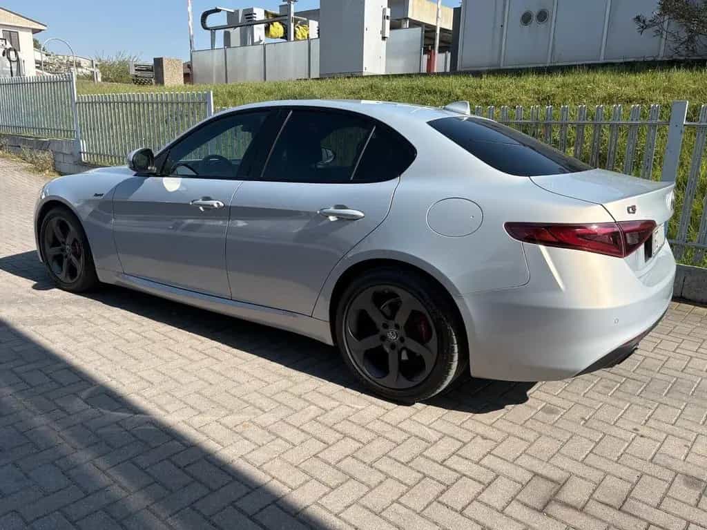 Alfa Romeo Giulia 2.2 Turbodiesel 190 CV AT8 Spr 02/2020-photo-2