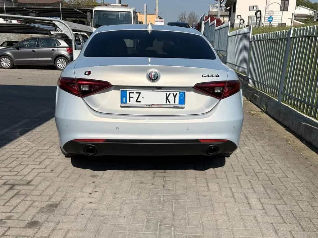 Alfa Romeo Giulia 2.2 Turbodiesel 190 CV AT8 Spr 02/2020-photo-3