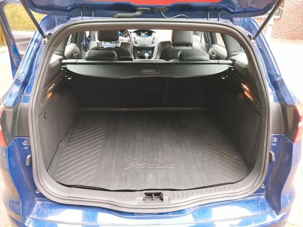 Ford Focus Turnier ST ! Sehr sauber Reifen... 06/2015-photo-11