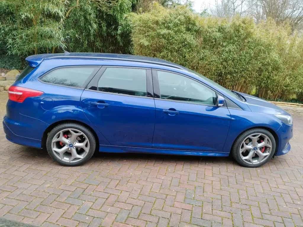 Ford Focus Turnier ST ! Sehr sauber Reifen... 06/2015-photo-3