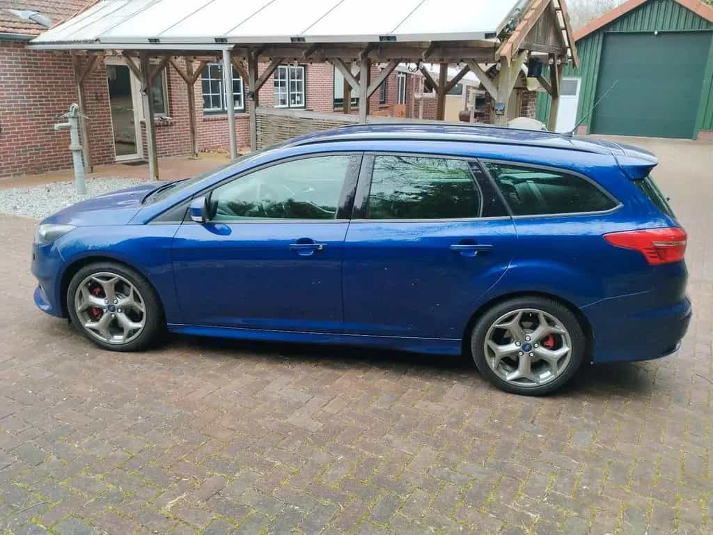 Ford Focus Turnier ST ! Sehr sauber Reifen... 06/2015-photo-7