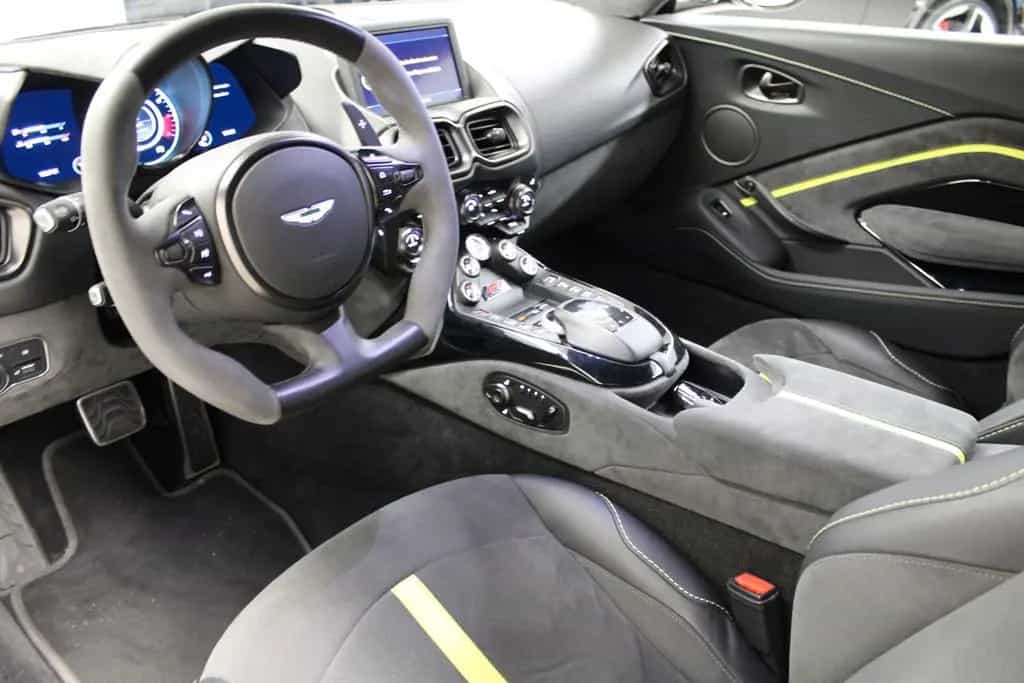 Aston Martin V8 Vantage F1 Edition 11/2022-photo-8