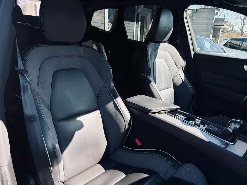 Volvo XC60 R Design+Leder+4xKamera+H&K+ACC+LED+Carplay 12/2019-photo-11