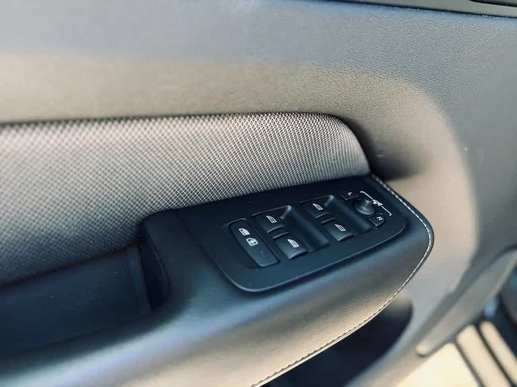 Volvo XC60 R Design+Leder+4xKamera+H&K+ACC+LED+Carplay 12/2019-photo-16