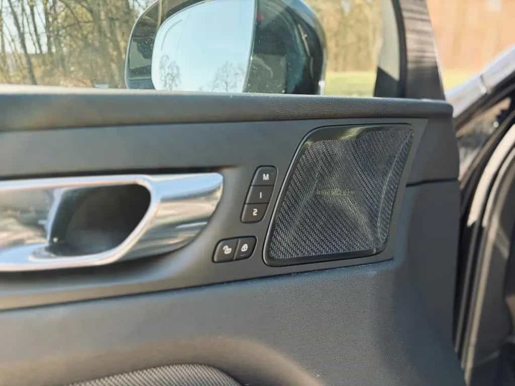 Volvo XC60 R Design+Leder+4xKamera+H&K+ACC+LED+Carplay 12/2019-photo-17