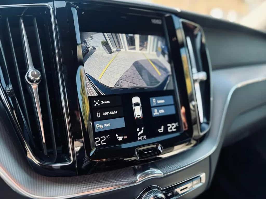 Volvo XC60 R Design+Leder+4xKamera+H&K+ACC+LED+Carplay 12/2019-photo-19