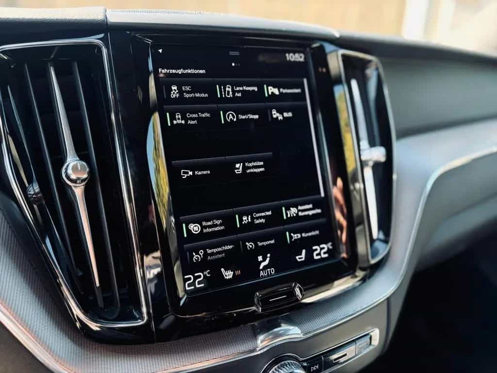 Volvo XC60 R Design+Leder+4xKamera+H&K+ACC+LED+Carplay 12/2019-photo-20