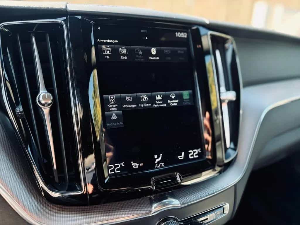 Volvo XC60 R Design+Leder+4xKamera+H&K+ACC+LED+Carplay 12/2019-photo-21