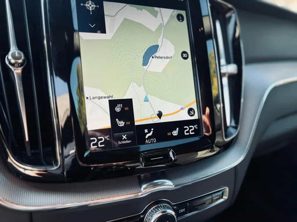 Volvo XC60 R Design+Leder+4xKamera+H&K+ACC+LED+Carplay 12/2019-photo-23
